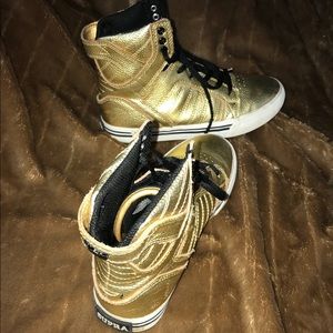 Kids Supra high top gold sneaker  Size 4